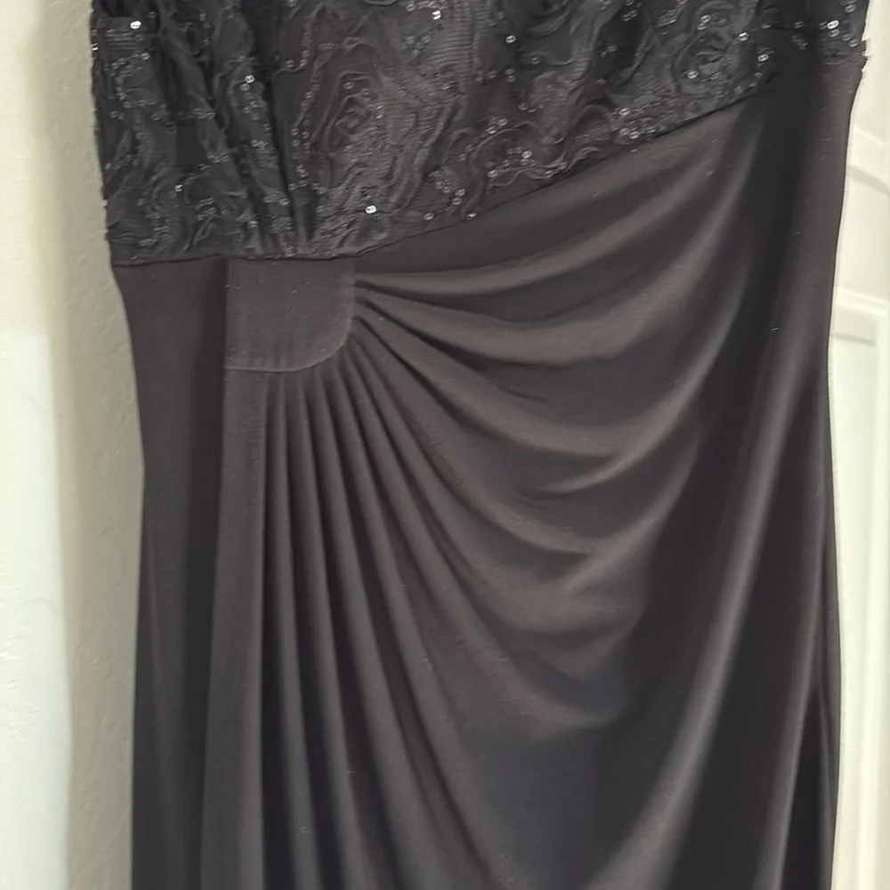 Connected Elegant Black Dress - Picture 5 of 6